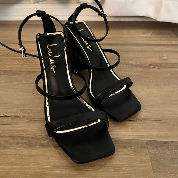 Black strappy lulus heels - Picture 2 of 4